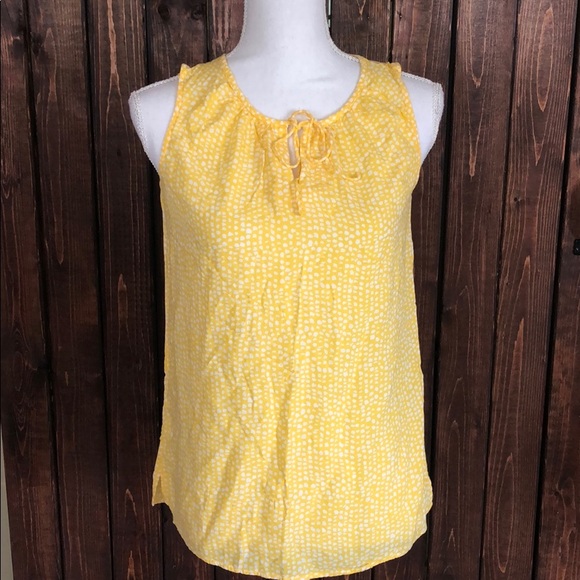 LOFT Tops - 🐝Loft top 💯 Rayon sun ☀️color with white dots 🥰